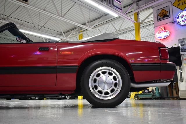1988 Ford Mustang 17