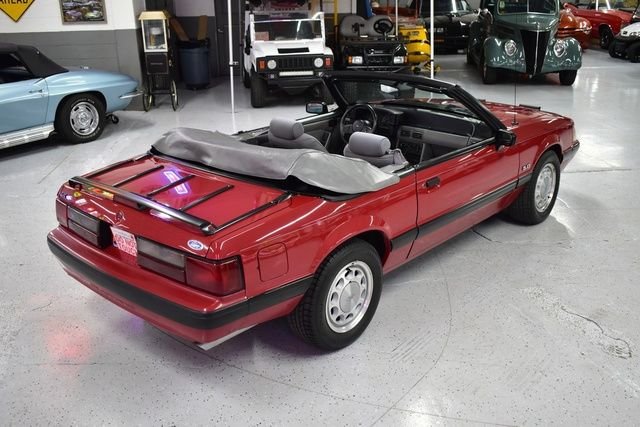 1988 Ford Mustang 22