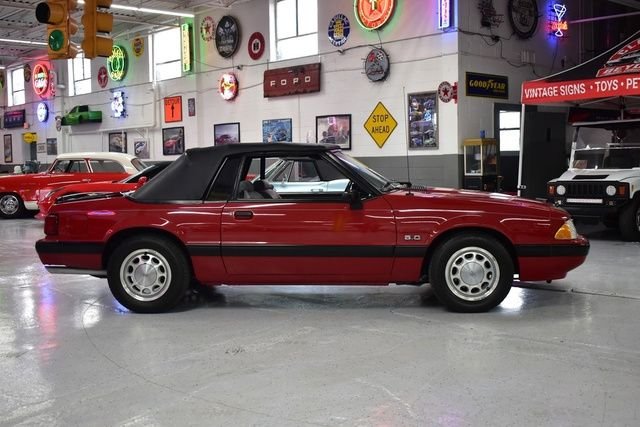 1988 Ford Mustang 64