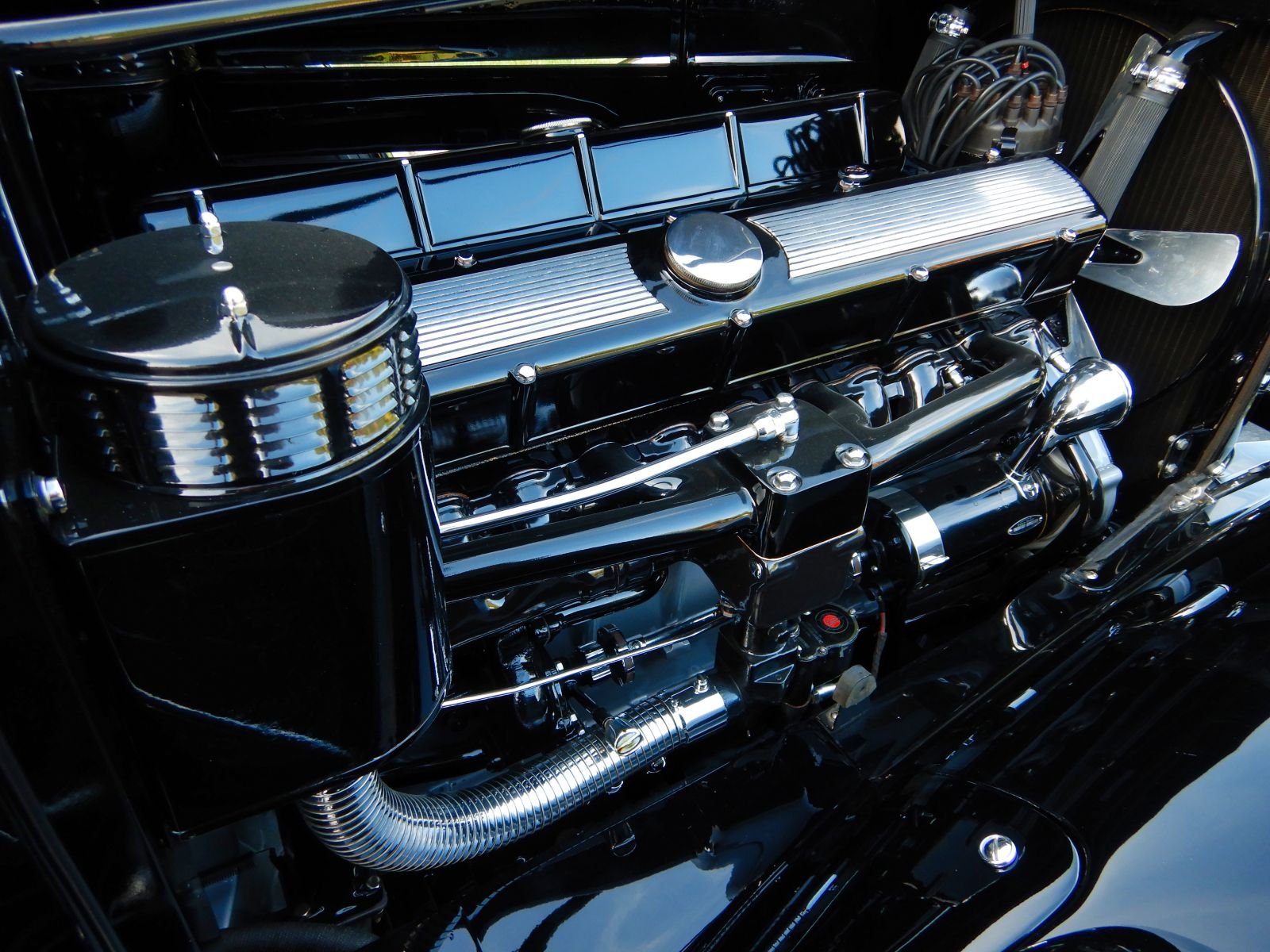 1933 Cadillac V-16 All Weather | Blackhawk Rolling Art
