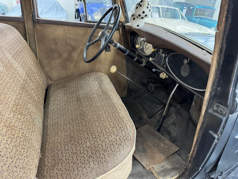 1934 Plymouth PE Deluxe 41