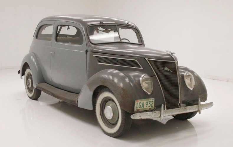 1937 Ford Tudor Sedan 6