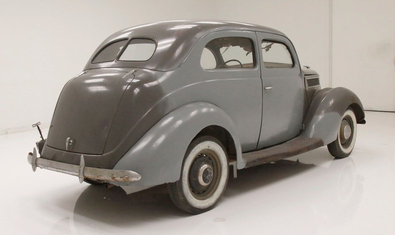 1937 Ford Tudor Sedan 5