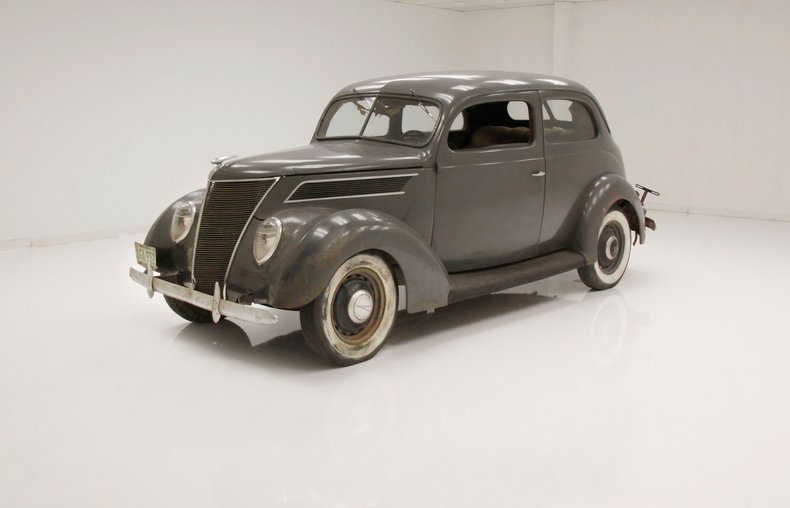 1937 Ford Tudor Sedan 1