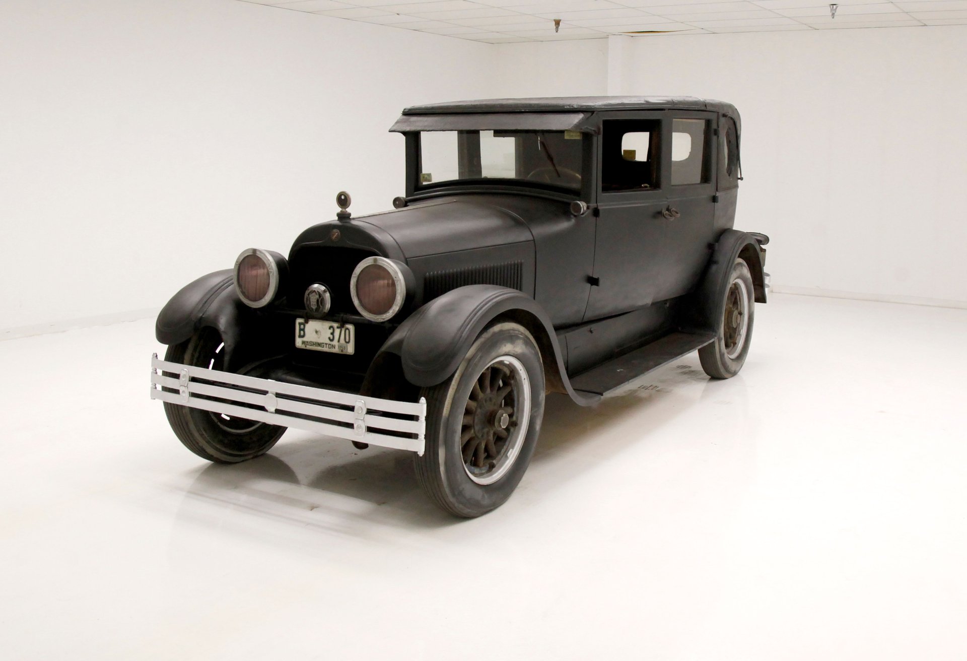 1925 cadillac v 63 sedan