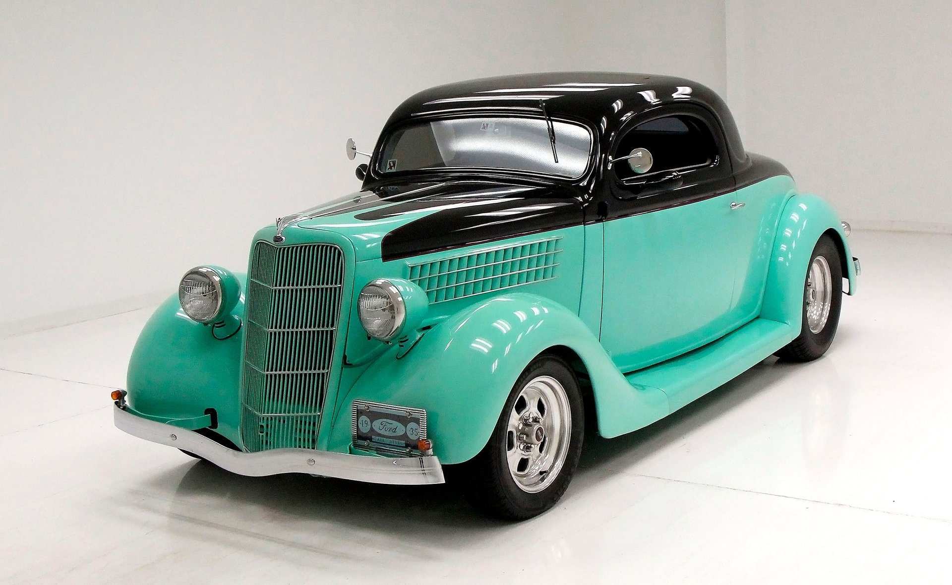 1935 Ford 48