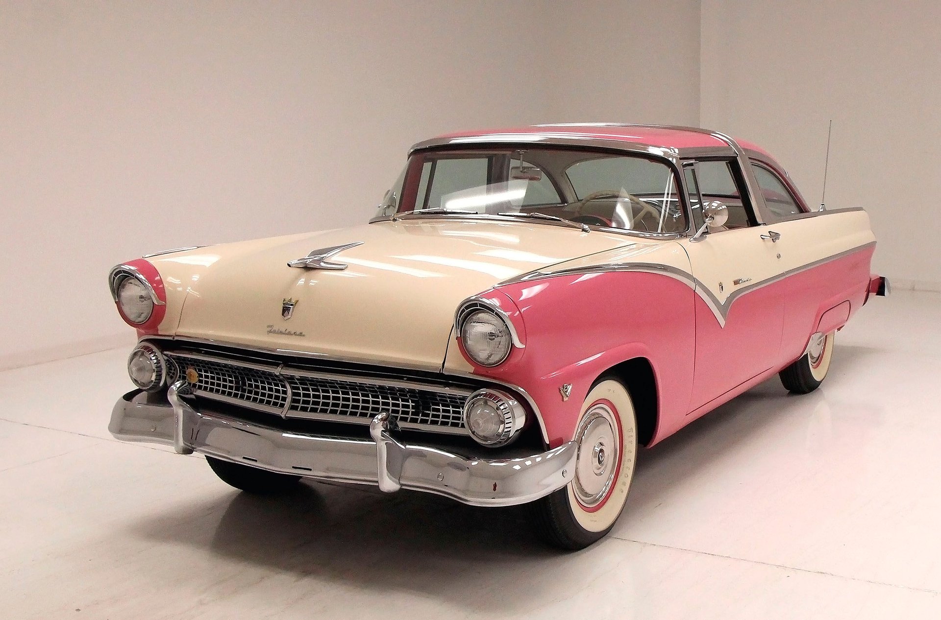 1955 Ford Crown Victoria | Classic Auto Mall