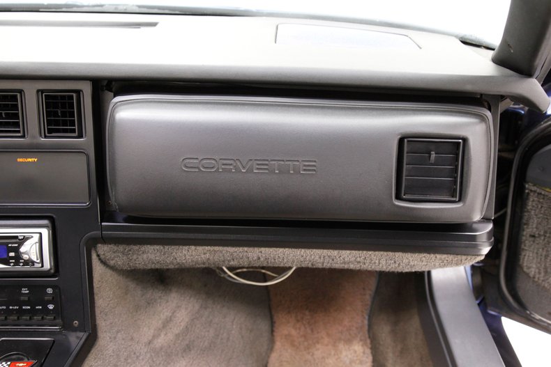 1987 Chevrolet Corvette 38