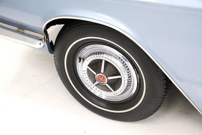 1966 Ford Thunderbird 13