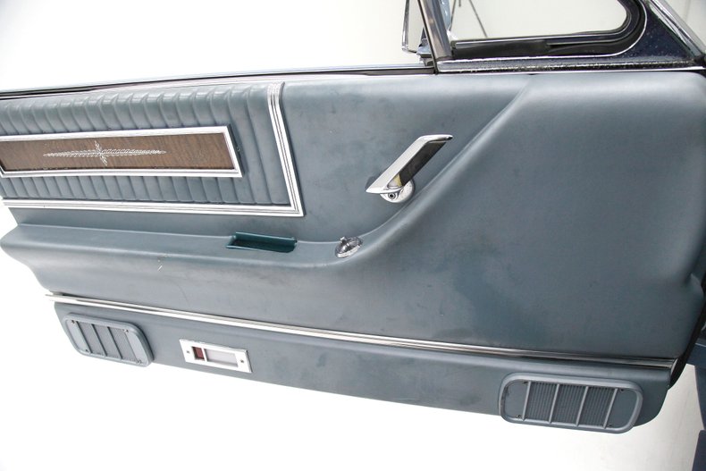 1966 Ford Thunderbird 30