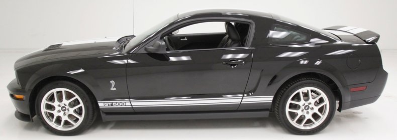 2008 Ford Mustang 2