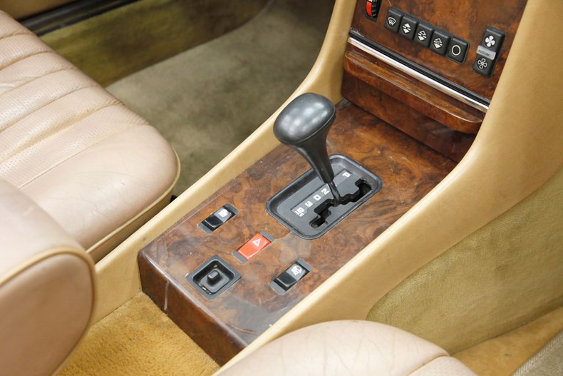 1986 Mercedes-Benz 560SL 39