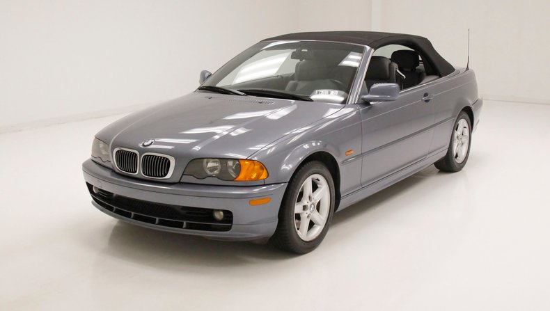 2002 BMW 325 1