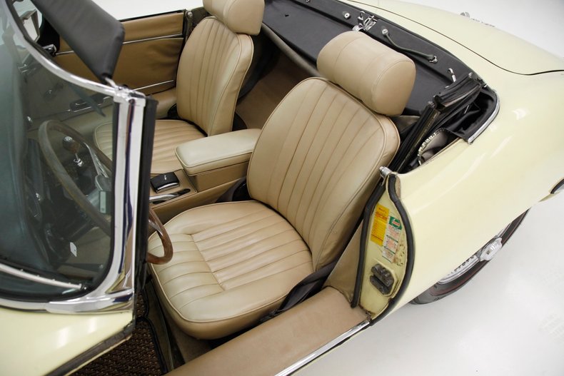 1969 Jaguar XKE 30