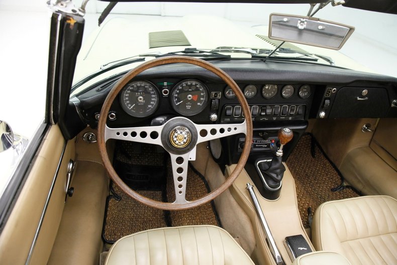 1969 Jaguar XKE 32