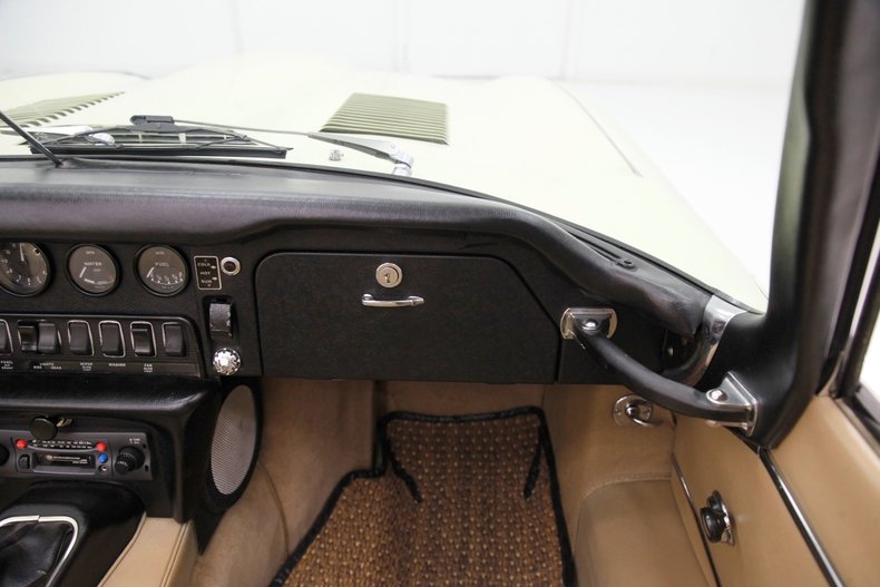 1969 Jaguar XKE 38