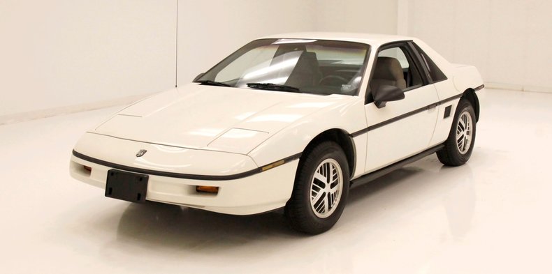 1987 Pontiac Fiero 1