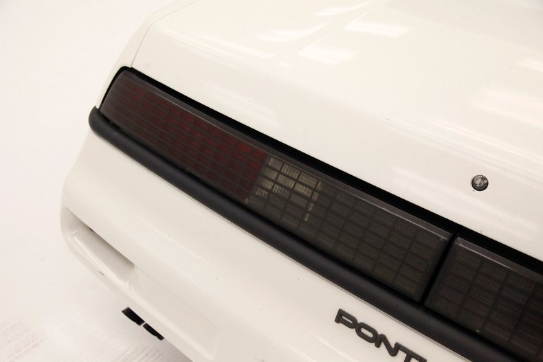 1987 Pontiac Fiero 22