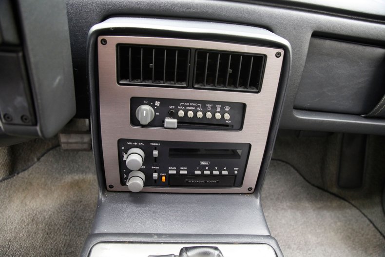1987 Pontiac Fiero 31
