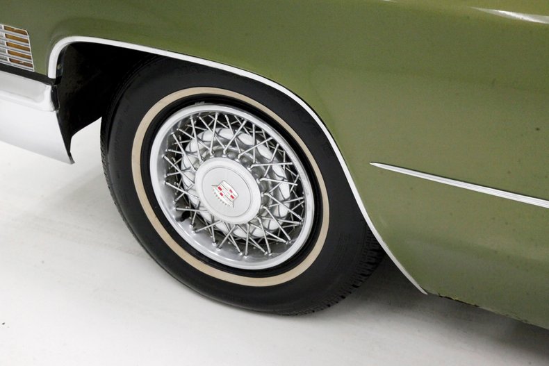 1970 Cadillac Coupe DeVille 17