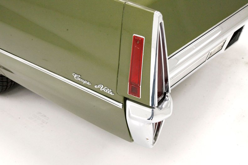 1970 Cadillac Coupe DeVille 23