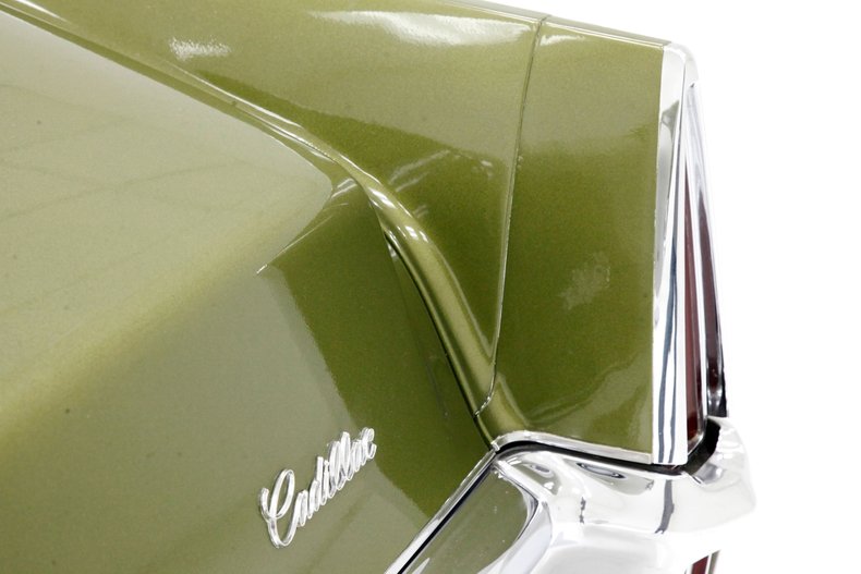 1970 Cadillac Coupe DeVille 24