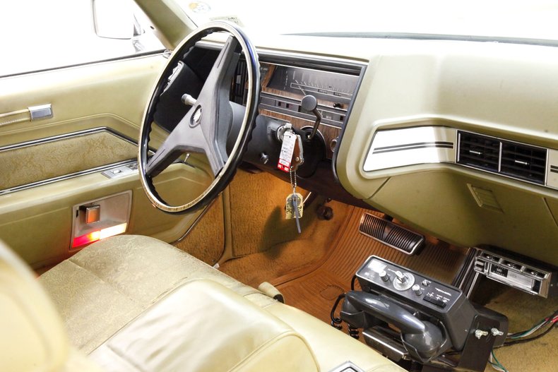 1970 Cadillac Coupe DeVille 35
