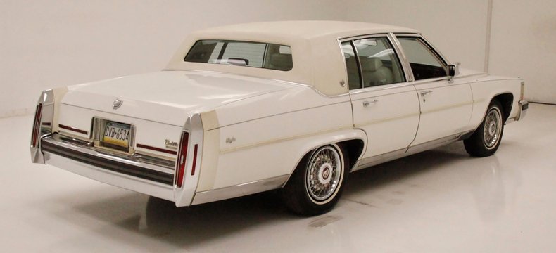 1989 Cadillac Fleetwood 4