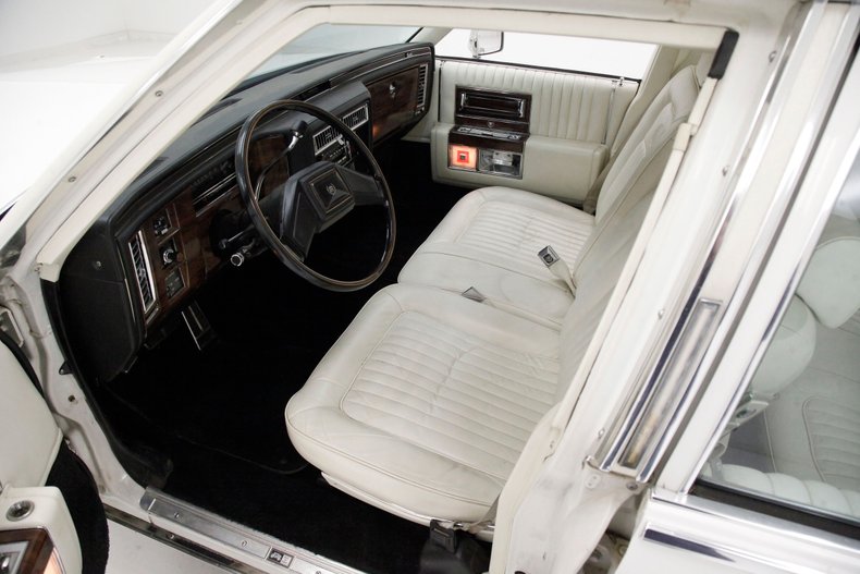 1989 Cadillac Fleetwood 25