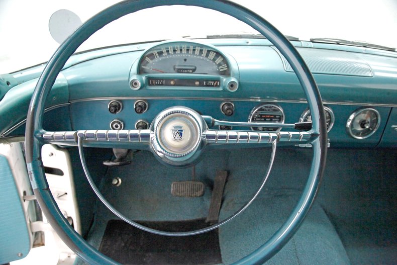 1955 Ford Fairlane 32