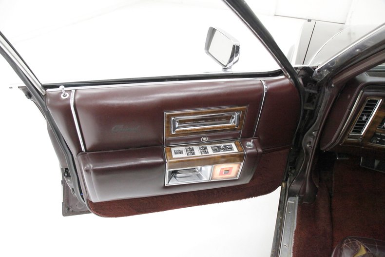 1986 Cadillac Fleetwood 22