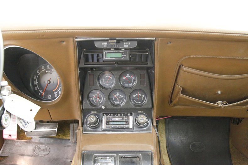 1972 Chevrolet Corvette 29
