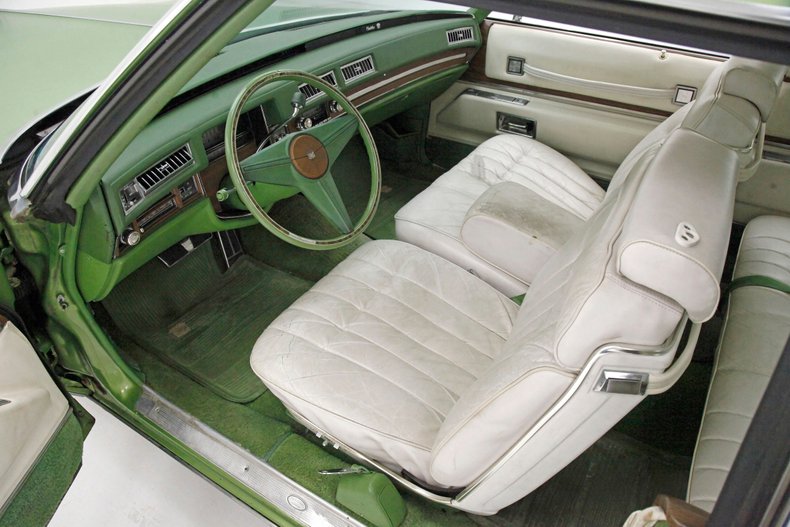 1974 Cadillac Coupe DeVille 29