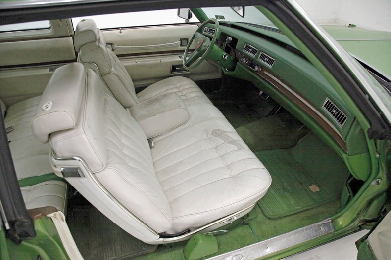 1974 Cadillac Coupe DeVille 38