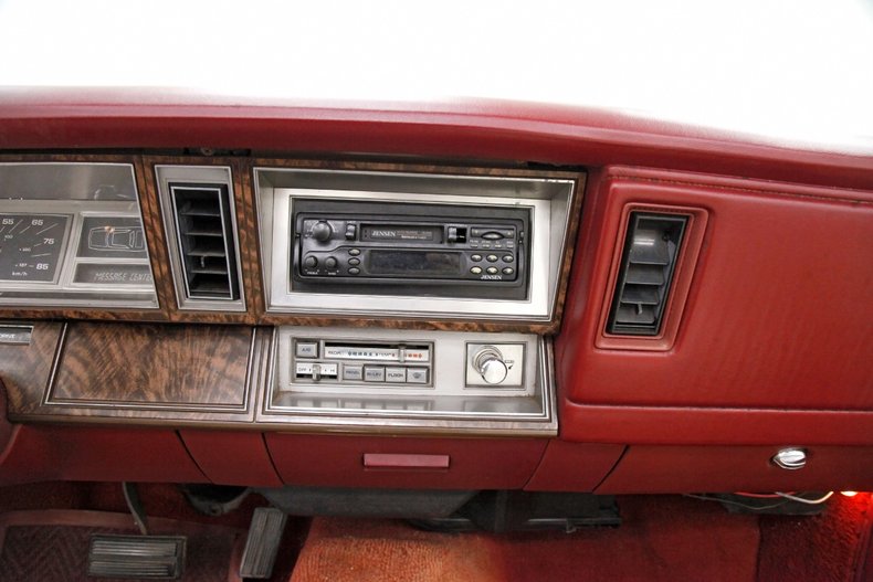 1985 Dodge 600 33