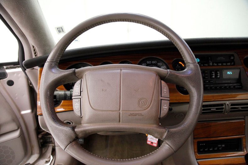 1995 Buick Riviera 30