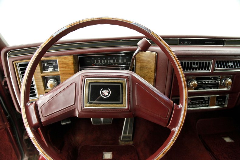 1984 Cadillac Fleetwood 29