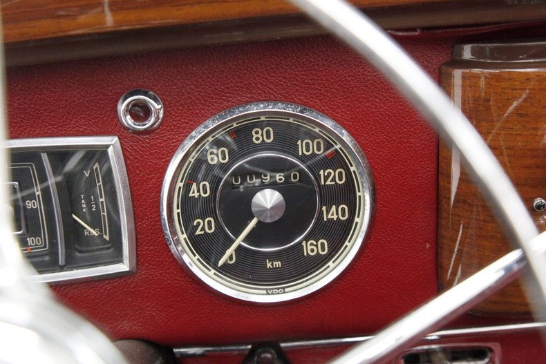 1952 Mercedes-Benz 220A 42