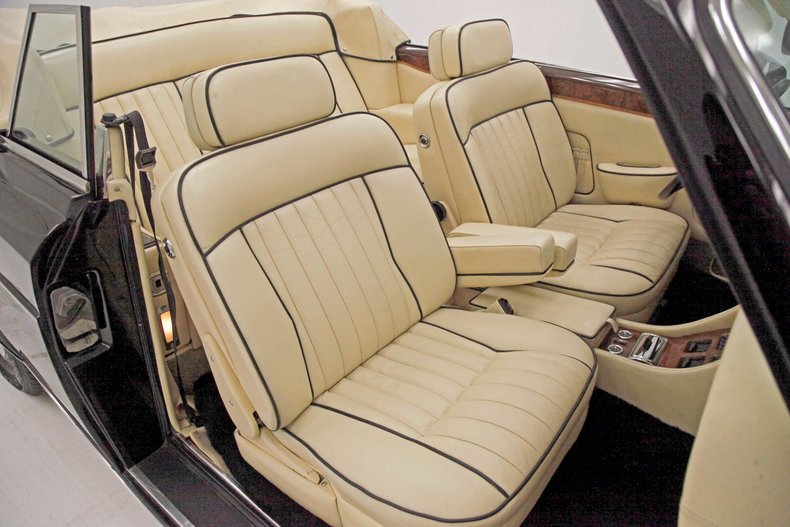 1986 Rolls-Royce Corniche 54