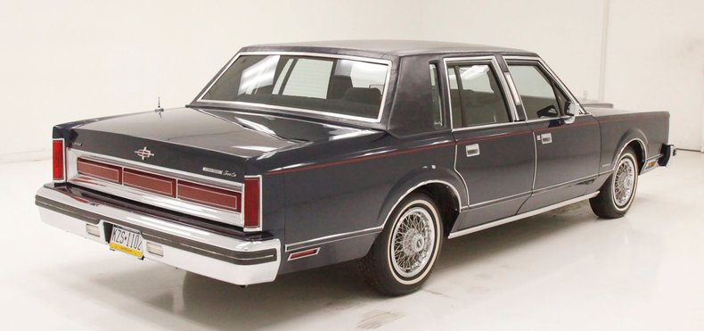 1982 Lincoln Town Car 4
