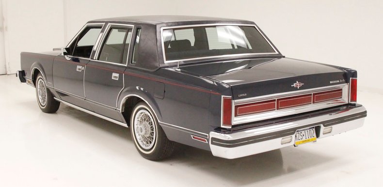 1982 Lincoln Town Car 3