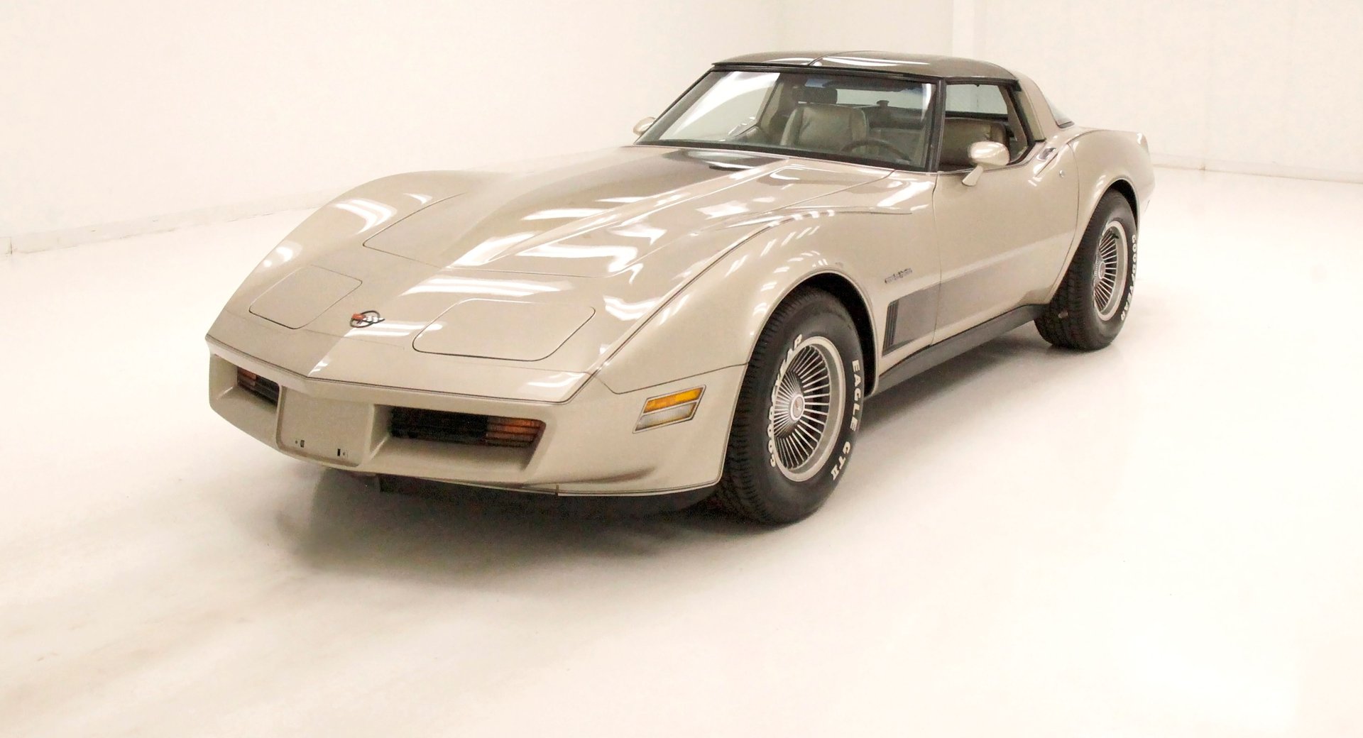1982 Chevrolet Corvette Original Sales Brochure - 16-Page Booklet, Dated Sept 1981