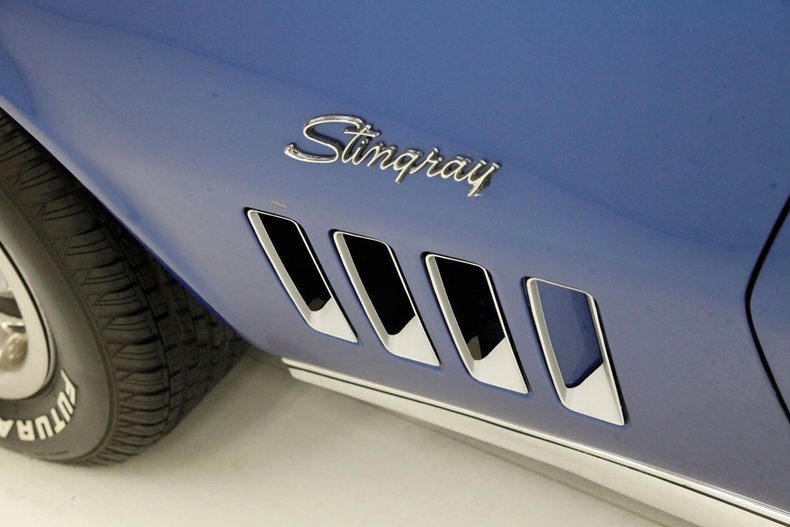 1969 Chevrolet Corvette 21