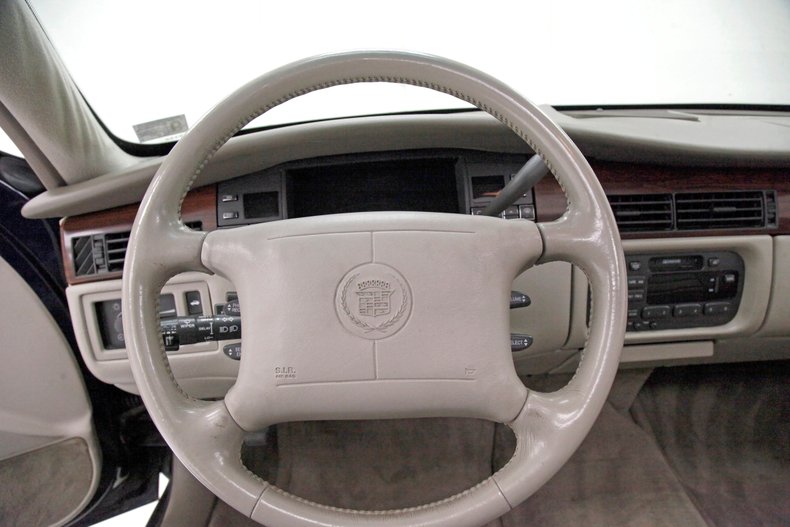 1996 Cadillac DeVille 30