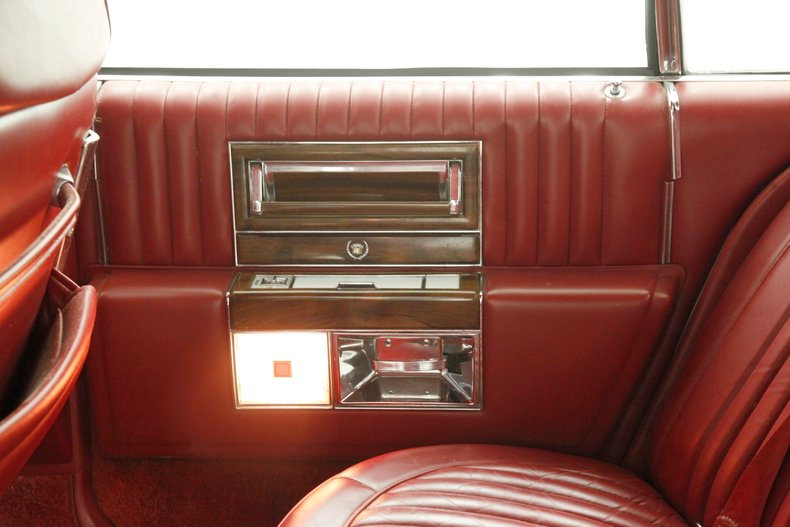 1989 Cadillac Fleetwood 39