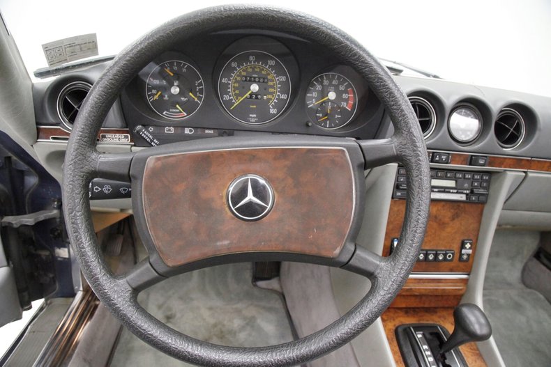1984 Mercedes-Benz 380 SL 31