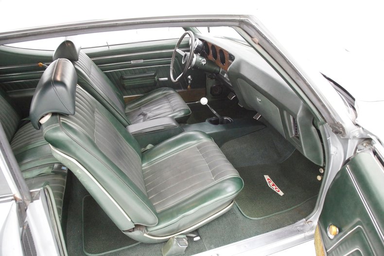 1970 Pontiac GTO 35