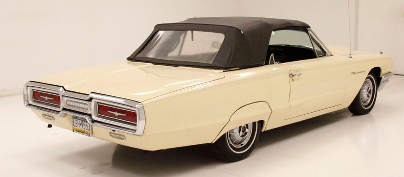 1964 Ford Thunderbird 8