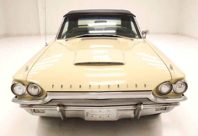 1964 Ford Thunderbird 10
