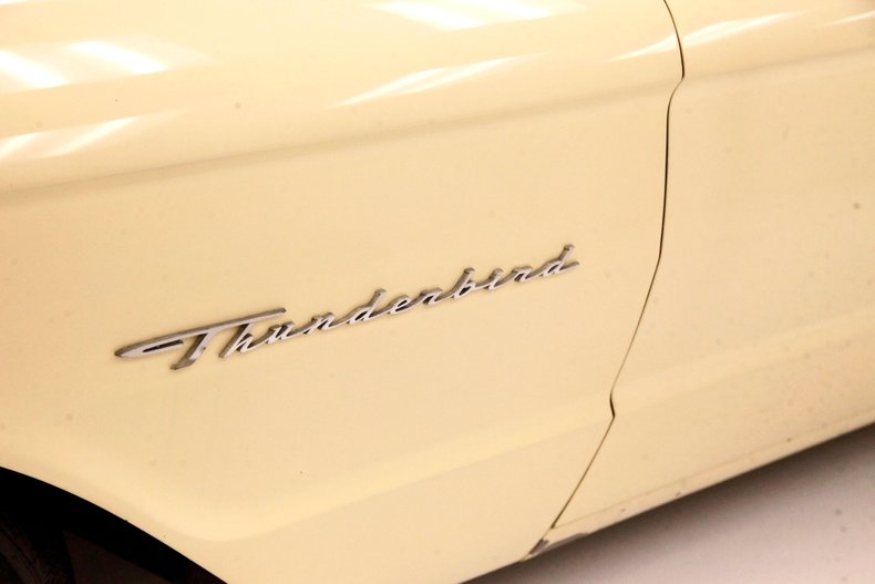 1964 Ford Thunderbird 22